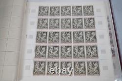 France Collection de 30 feuilles complètes d’art neuves conservées dans 2 albums Pioneer