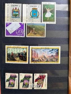 Grand album vintage de collection de timbres du monde entier – 450 timbres – Pologne, espace, animaux