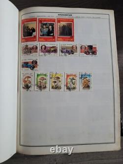 Grand et Épais Album de Timbres Harris avec 10 800 Timbres du Monde Entier, Très Bon État