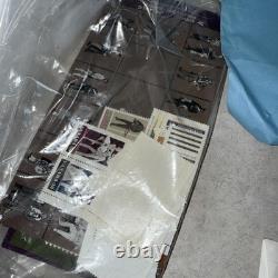 Grand lot de collection d'album de timbres de plus de 1 000 Canada et pays étrangers Croisés en vrac