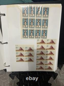 Grand lot de collections de timbres vintage - classeur album de timbres, blocs de plaques de timbres. 01,22 cents