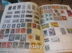 Grande Collection de Timbres du Monde Entier dans l'Album Explorer He Harris de 1969. Superbe Exemplaire