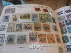 Grande Collection de Timbres du Monde Entier dans l'Album Explorer He Harris de 1969. Superbe Exemplaire