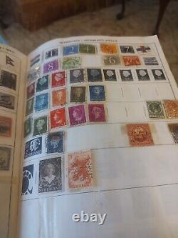 Grande Collection de Timbres du Monde Entier dans l'Album Explorer He Harris de 1969. Superbe Exemplaire