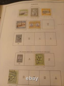 Grande collection de Roumanie dans un album