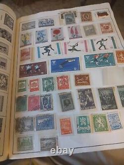 Grande collection de timbres du monde entier dans l'album Explorer de He Harris 1969. Superbe exemplaire.