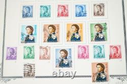HONG KONG 1862-1990s COLLECTION DE 650 TIMBRES & 35+ FEUILLES DANS UN ALBUM SCOTT