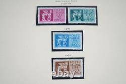 ITALIE & COLONIES ANNÉES 1940-1950 COLLECTION DE 225 TIMBRES NEUFS & USAGÉS DANS UN ALBUM SCOTT