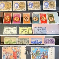 Immense collection de timbres du Vatican. Édition limitée rare. Premier album vintage publié.