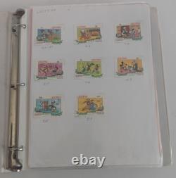 L'album Disney World des timbres-poste avec environ 250 timbres au total