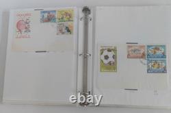 L'album Disney World des timbres-poste avec environ 250 timbres au total