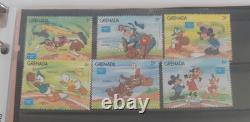 L'album Disney World des timbres-poste avec environ 250 timbres au total