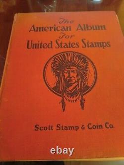 La Collection De Timbres Des États-unis Dans L'album Scott 1935 Chargé De Vintage / Qualité