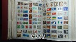 La collection chargée de timbres WW A-Gr dans l'album Citation contient environ 12 000 timbres.