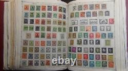 La collection chargée de timbres WW A-Gr dans l'album Citation contient environ 12 000 timbres.