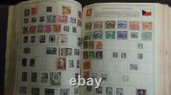 La collection de timbres Ww dans l'album Minkus compte 5500 timbres ou plus
