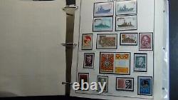 La collection de timbres de Russie dans l'album épais à 3 anneaux de Mystic compte 2600 timbres de 67 à 91.