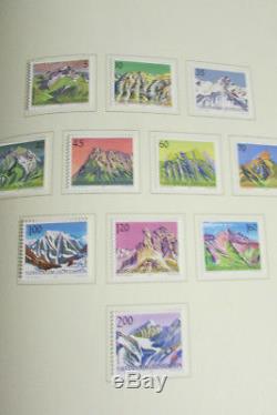 Liechtenstein Presque Toute La Collection De Timbres De Menthe Dans L'album De Scott