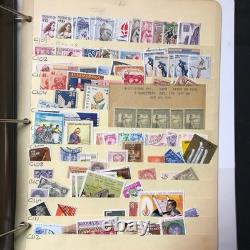 Livre de stock de timbres, environ plus de 3600 timbres de 90 pays, neufs et oblitérés
