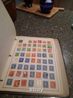 Lot provenant d’une succession : ancien album de timbres-poste contenant de nombreux timbres. Estimation : 200–400