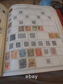 Magnifique collection mondiale dans un parfait album de timbres HUGE Minkus. 1800s et suivants