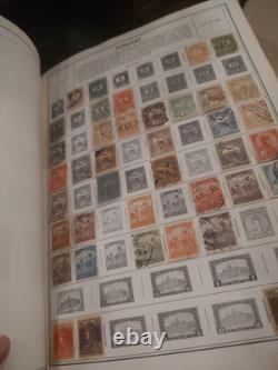 Magnifique et importante collection de timbres du monde entier dans un énorme album He Harris. $$$