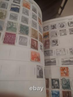 Magnifique et importante collection de timbres du monde entier dans un énorme album He Harris. $$$