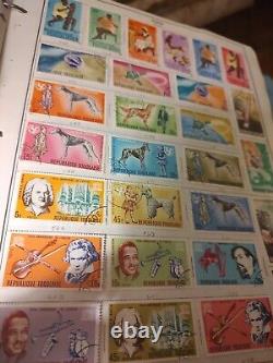 Merveilleuse collection de timbres du monde entier à partir des années 1800. Grande qualité et valeur.