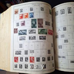 Minkus Pub L'album mondial de timbres The Master 1847-1957 avec des tonnes de timbres