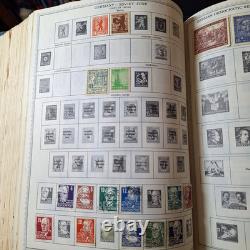 Minkus Pub L'album mondial de timbres The Master 1847-1957 avec des tonnes de timbres