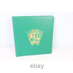 Nouvelle collection de timbres TAAF dans l'album de la Société des Philatélistes