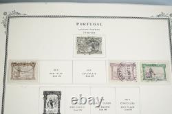 PORTUGAL 1850s-1980s COLLECTION DE PLUS DE 1 050 TIMBRES ALBUM SPÉCIALITÉ SCOTT