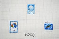 Russie Union soviétique années 1910-1990 Collection de plus de 1000 timbres dans un album de timbres
