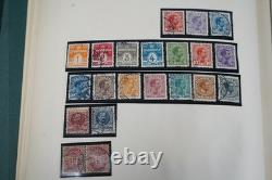 SCANDINAVIE 1870-ANNÉES 1970 COLLECTION DE PLUS DE 1 000 TIMBRES NEUFS ET OBLITÉRÉS DANS UN ALBUM SCOTT