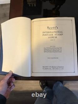 Scott Publications Album de Timbres Postaux International Partie IV Avec Timbres