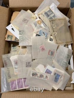 Timbres du monde entier et plus dans un superbe lot en boîte, neufs et oblitérés, de belle qualité ! Tout n’est pas montré - 2229/319