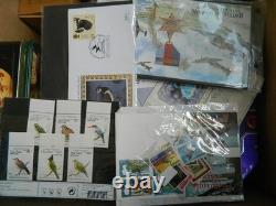 Trier mondial de 9,8 kg dans des boîtes grandes timbres dans des albums/à l'unité (Notre réf. GA3Q)