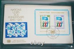 Une collection de 180 enveloppes premier jour 1975-1981 stockées dans un album Mystic