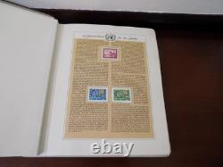 Une collection de timbres U/m des Nations Unies dans un album