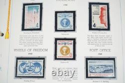 Us 1958-1974 Collection commémorative de plus de 390 timbres neufs dans un album White Ace