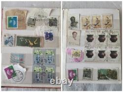 Vers 1990, la Chine a rassemblé 199 timbres dans son album de collection de timbres.