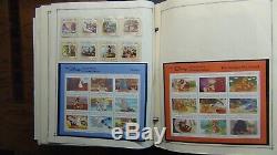 Ww Disney Collection De Timbres Dans L'album Scott Int'l Avec 1200 Ou Si Stamps'98
