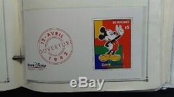 Ww Disney Collection De Timbres Dans L'album Scott Int'l Avec 1200 Ou Si Stamps'98